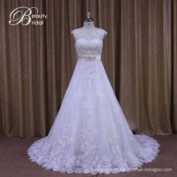 Appliqued Lace A linha de vestidos de noiva com faixa de perolização